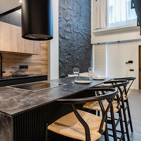 Cozy Loft With Balcony In 公寓 利马索尔